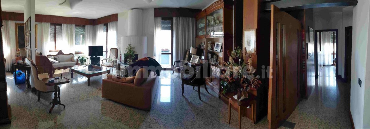 Ático de 4 dormitorios en Sondrio, Italy No. 257406