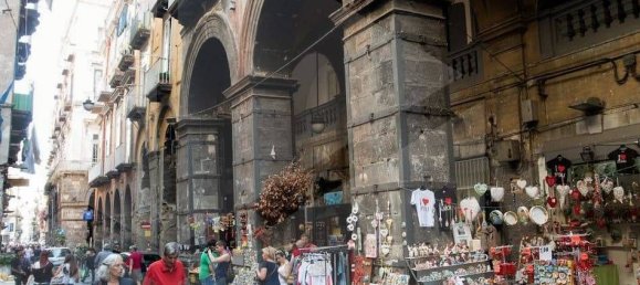 2 rooms Building in Naples, Italy No. 28328 4