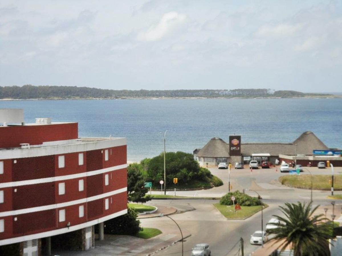 2 bedrooms Apartment in Maldonado, Uruguay No. 1458