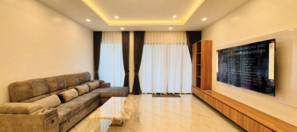 4 bedrooms House in Pattaya, Thailand No. 26682 8