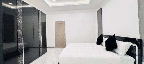 4 bedrooms House in Pattaya, Thailand No. 26682 28