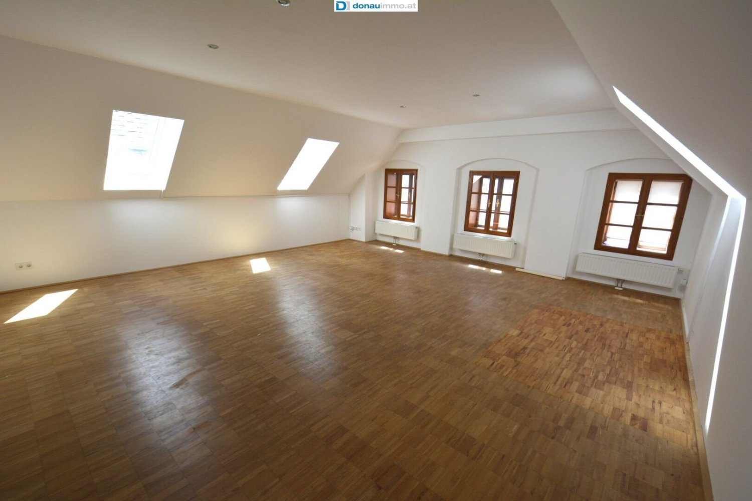 7 rooms Townhouse in Krems an der Donau, Austria No. 27047