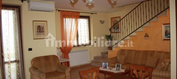 3 bedrooms House in Pioraco, Italy No. 143270 9