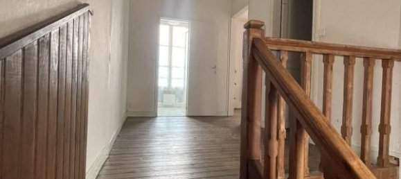 Moradia em banda T2 em Fere-en-Tardenois, France N.º 95423 2