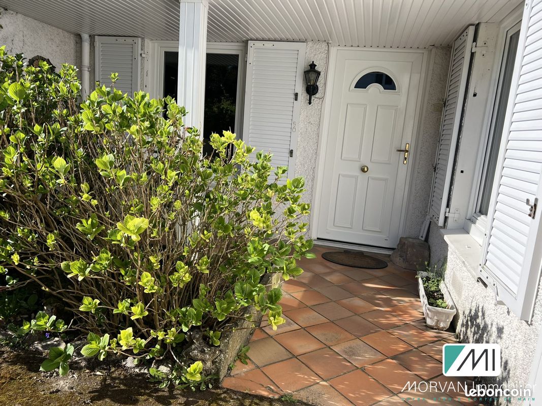 Casa de 4 dormitorios en Les Essarts-le-Roi, France No. 333415