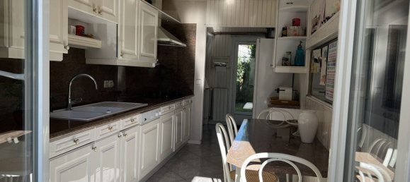 Casa de 4 dormitorios en Les Essarts-le-Roi, France No. 333415 6