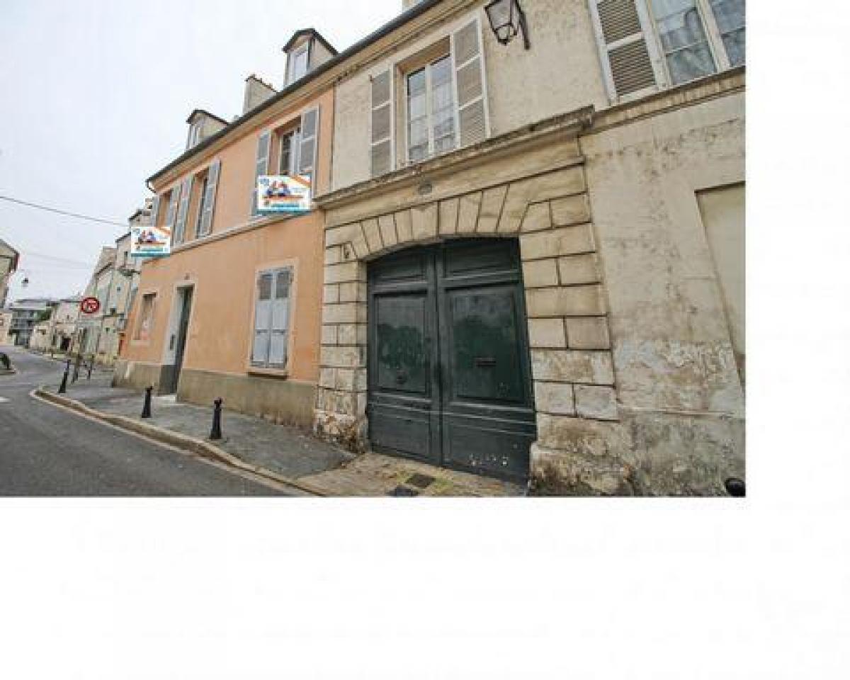 Studio in the Condo in Meaux, France No. 33481