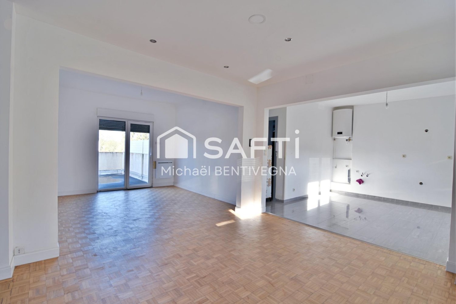 214m² Building in Bruay-sur-l'Escaut, France No. 160910