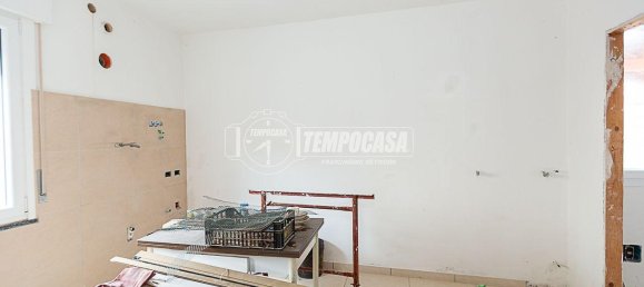 4 rooms Villa in Casalpusterlengo, Italy No. 11604 3
