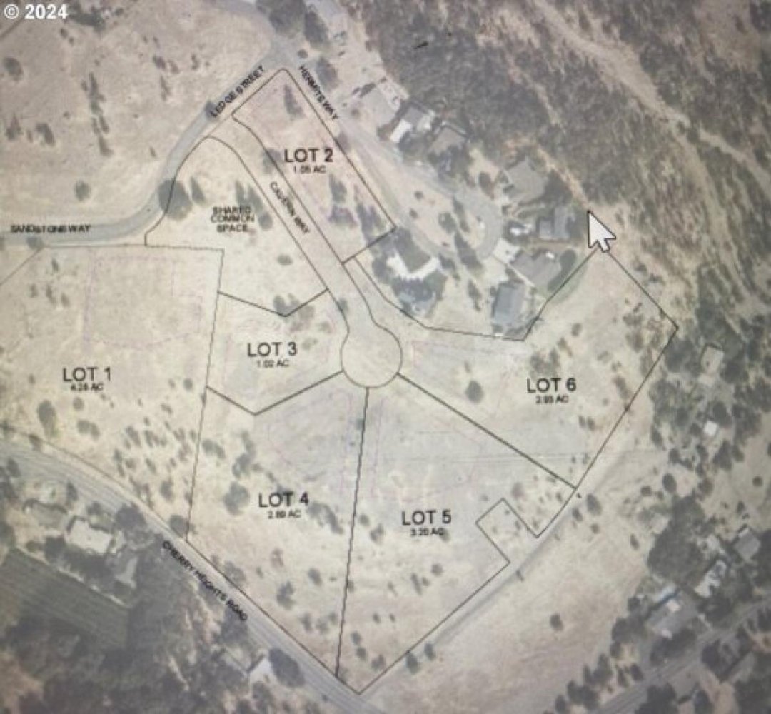  Land in The Dalles, USA No. 520227