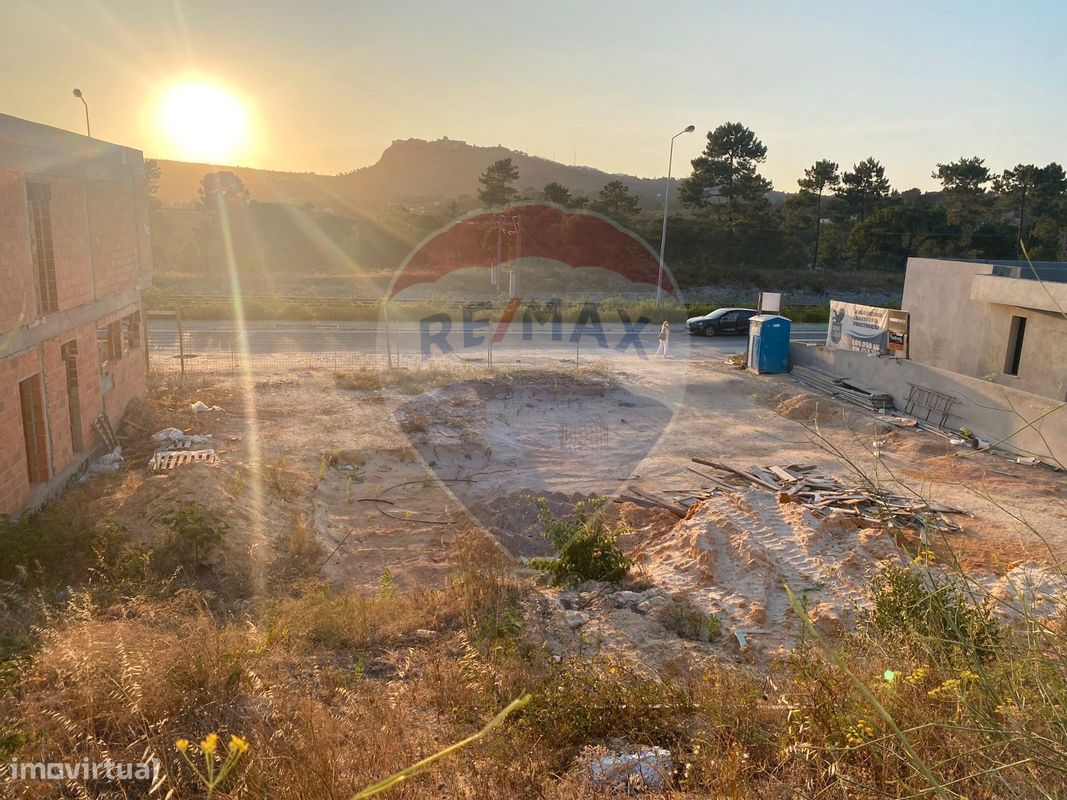  قطعة أرض في Setubal, Portugal 542متر مربع رقم 49678