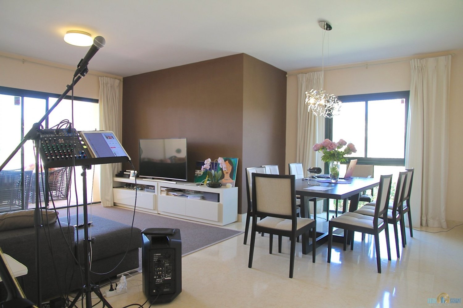 Apartamento de 2 dormitorios en Marbella, Spain No. 9949