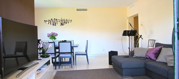 Apartamento de 2 dormitorios en Marbella, Spain No. 9949 5