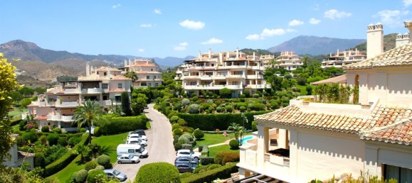 Apartamento de 2 dormitorios en Marbella, Spain No. 9949 10