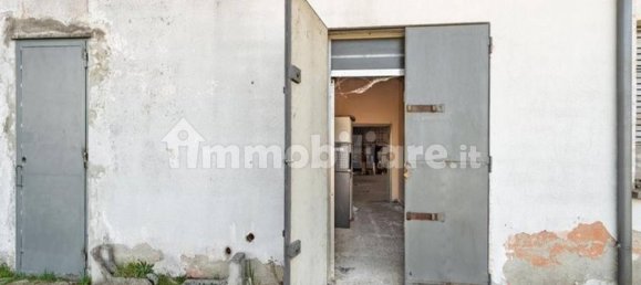 622m² Warehouse in Corte de' Frati, Italy No. 311090 2