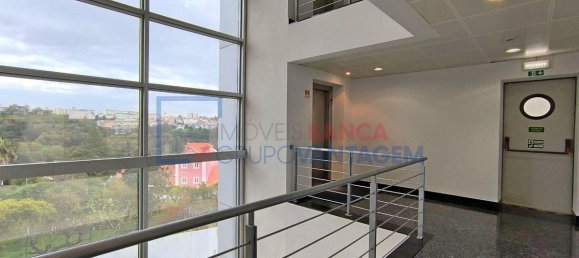 Bâtiment à Oeiras, Portugal 7351m² No. 72204 19