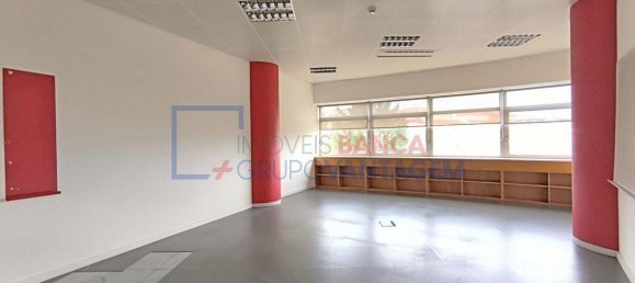 Bâtiment à Oeiras, Portugal 7351m² No. 72204 21