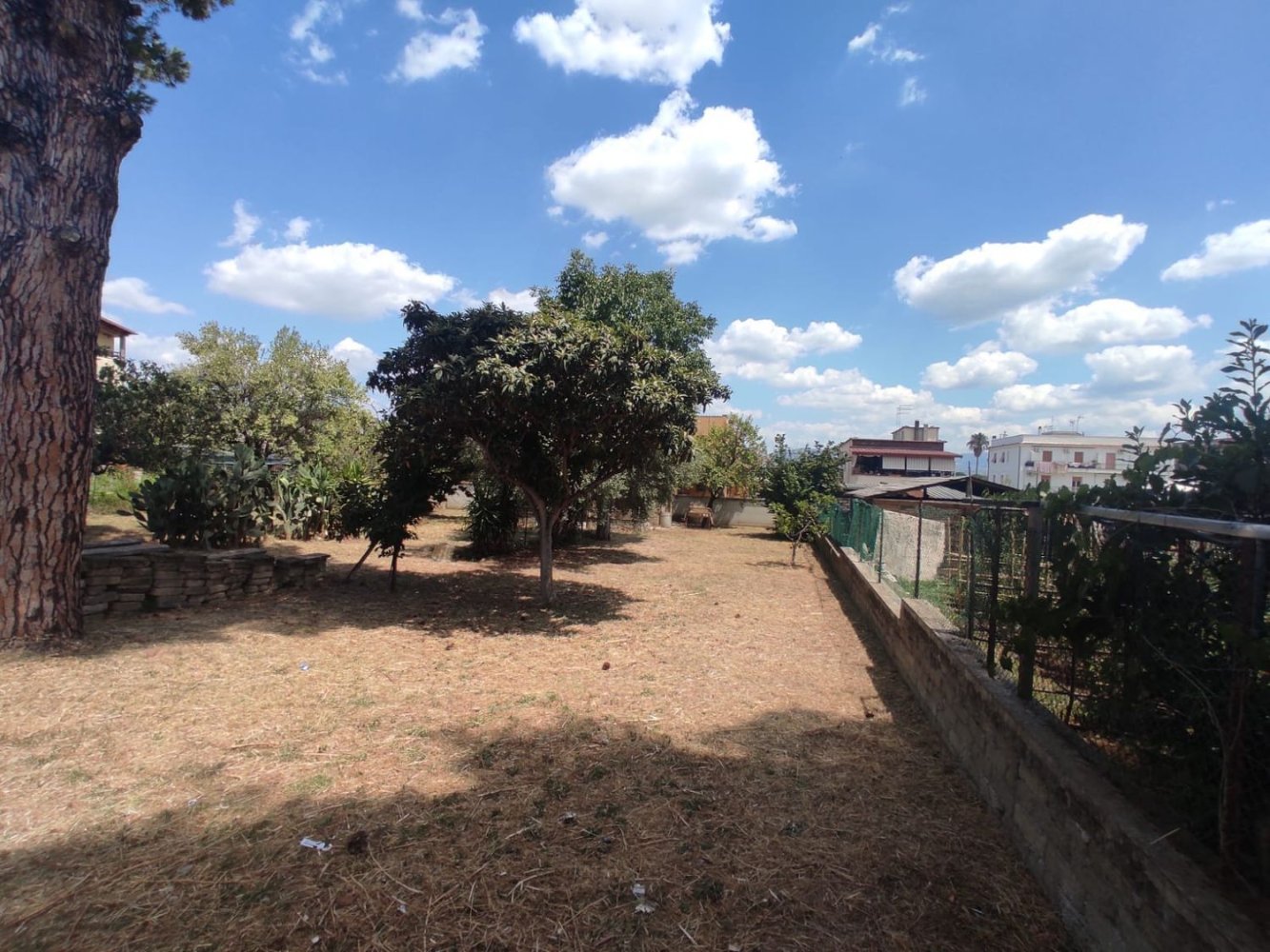 Земельный участок 1000м² в Рим, Италия № 260723