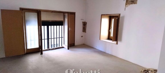 133m² Office in Campobasso, Italy No. 44900 5