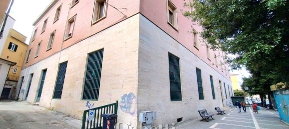 133m² Office in Campobasso, Italy No. 44900 10