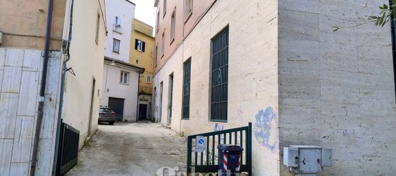 133m² Office in Campobasso, Italy No. 44900 9