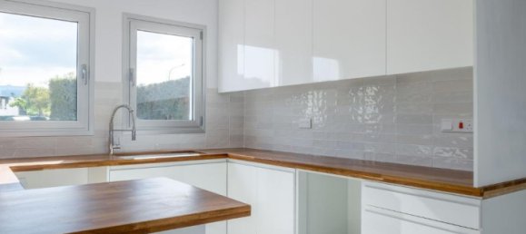 Вилла с 3 спальнями в Пафос, Кипр № 23004 10