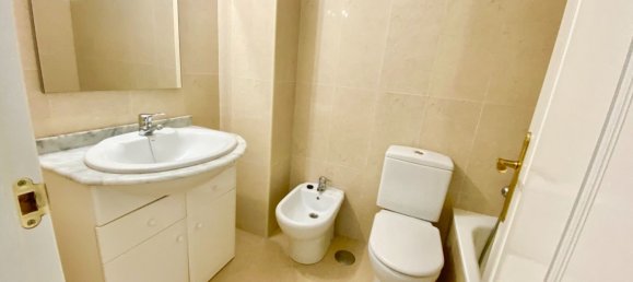 1 bedroom Apartment in Marbella, Spain No. 150038 9