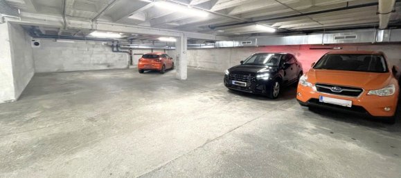 Parking à Favoriten, Austria No. 122388 11