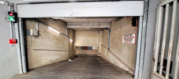 Parking à Favoriten, Austria No. 122388 2