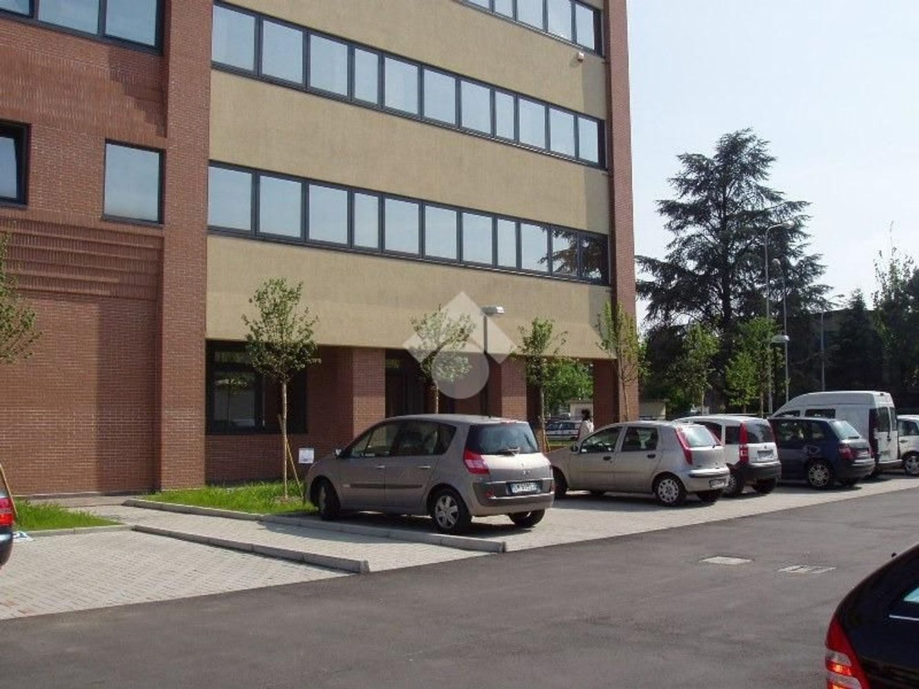 100m² Office in Bologna, Italy No. 153062
