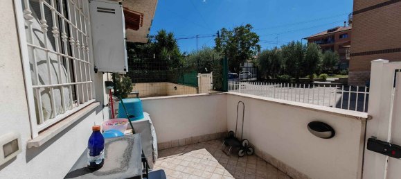 Studio à Rome, Italy No. 286763 8