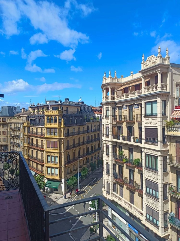 2 bedrooms Penthouse in Basque Autonomous Community, Spain No. 197349