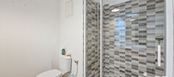 1 bedroom Apartment in Lormont, France No. 345002 7