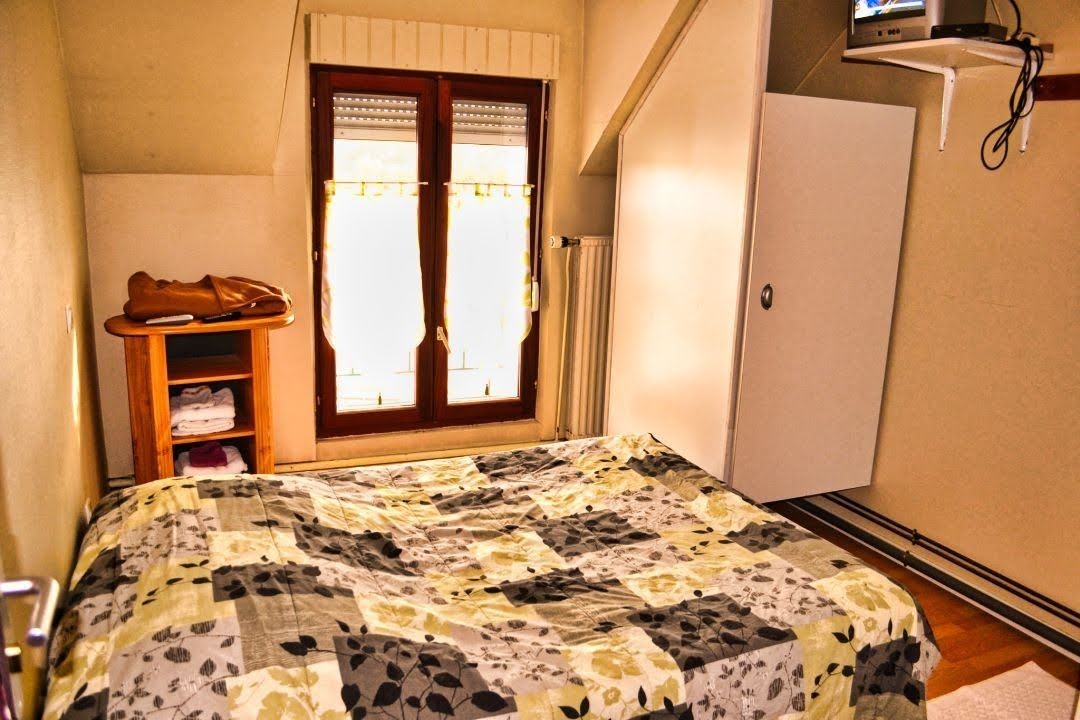 Apartamento de 12 habitaciónes en Hem-Hardinval, France No. 219311