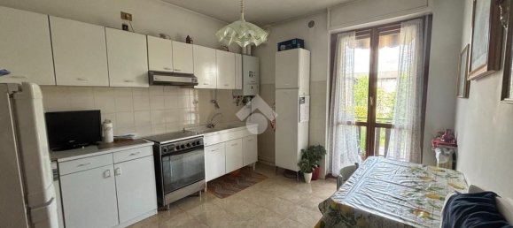 4-salle Appartement à Osio Sotto, Italy No. 273734 7