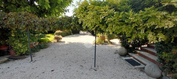 4 bedrooms Villa in Fiesse, Italy No. 353065 20