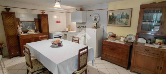 4 bedrooms Villa in Fiesse, Italy No. 353065 9