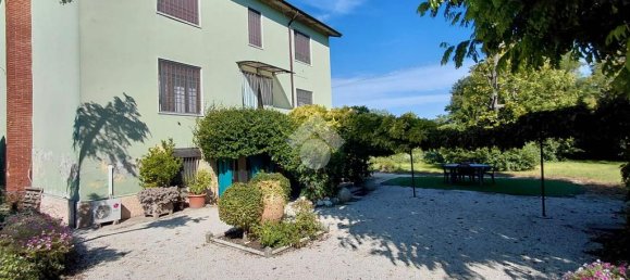 4 bedrooms Villa in Fiesse, Italy No. 353065 2