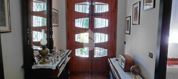 4 bedrooms Villa in Fiesse, Italy No. 353065 3