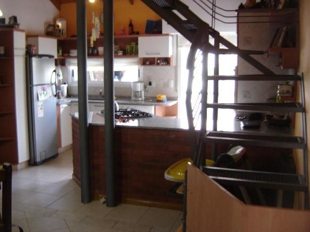 3 bedrooms Apartment in Hurlingham, Argentina No. 19148
