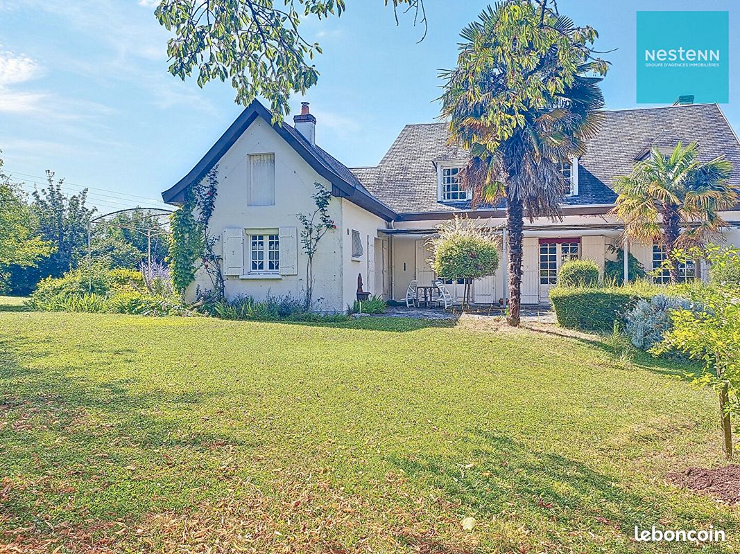 Casa de 4 dormitorios en Amboise, France No. 262406