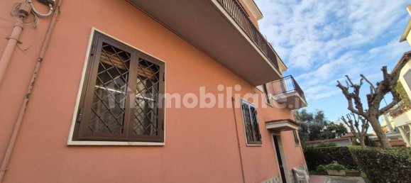 2 Schlafzimmer Wohnung in Rome, Italy, Nr. 320175 2
