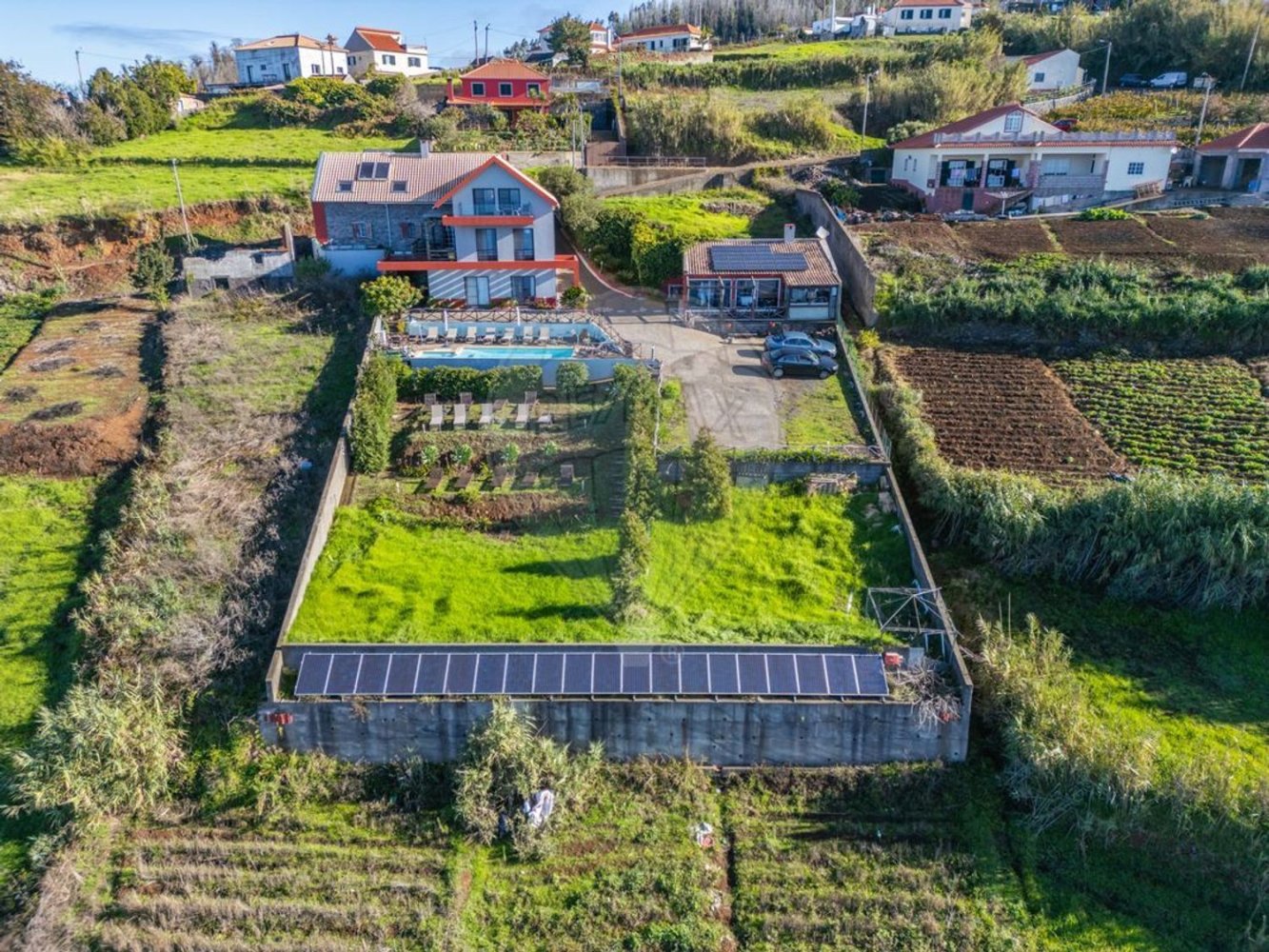 8 bedrooms House in Calheta, Portugal No. 18844