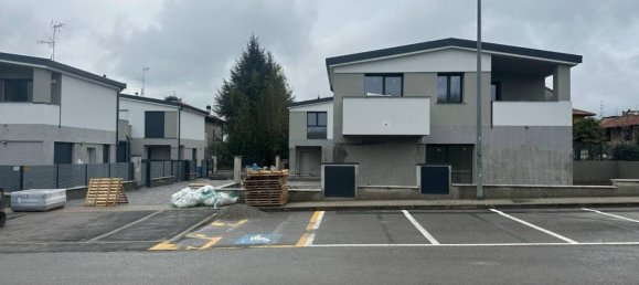 Villa de 4 divisões em Giussano, Italy N.º 33310 2