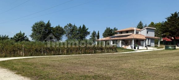 3 Schlafzimmer Villa in Jesi, Italy, Nr. 371045 2