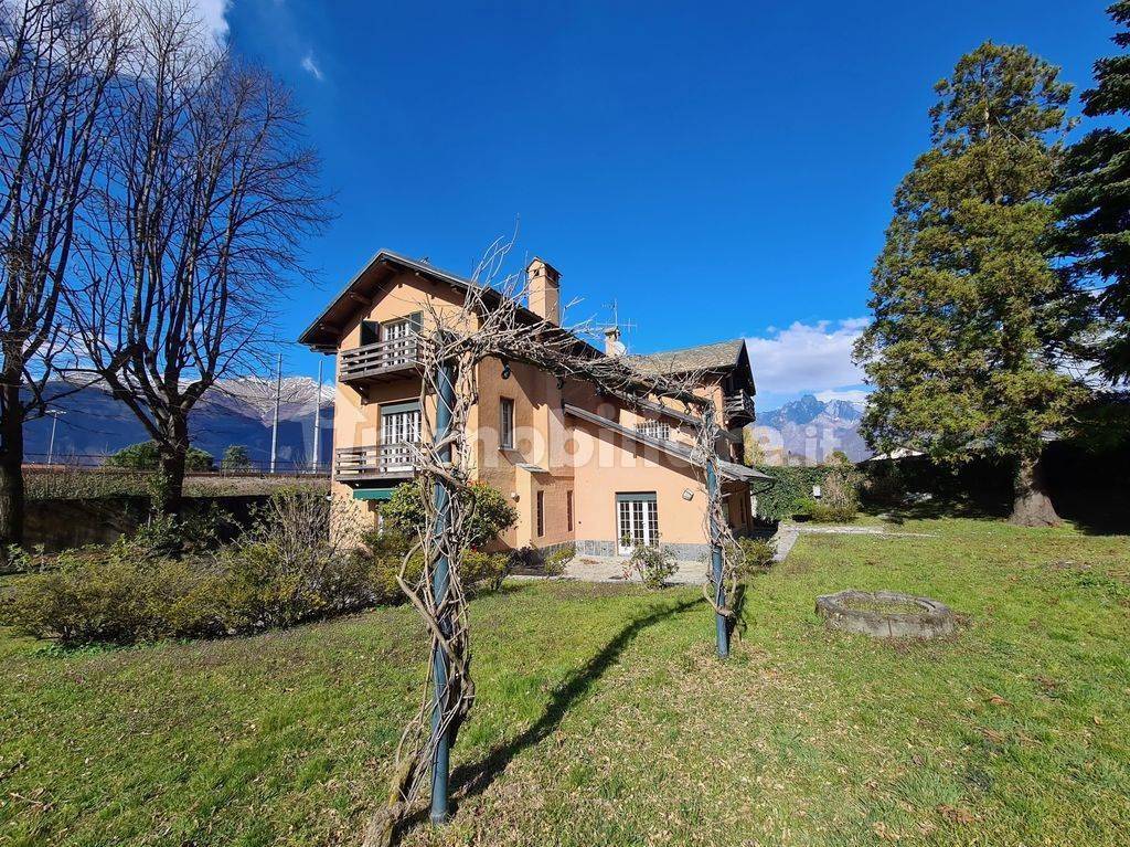 7 bedrooms Villa in Colico, Italy No. 55922