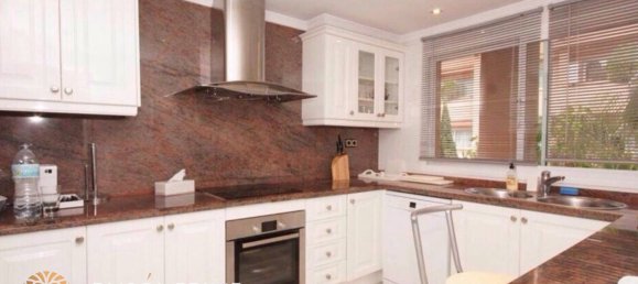 4 bedrooms Apartment in Marbella, Spain No. 5390 2