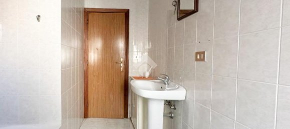 3 rooms Apartment in Termoli, Italy No. 9260 11