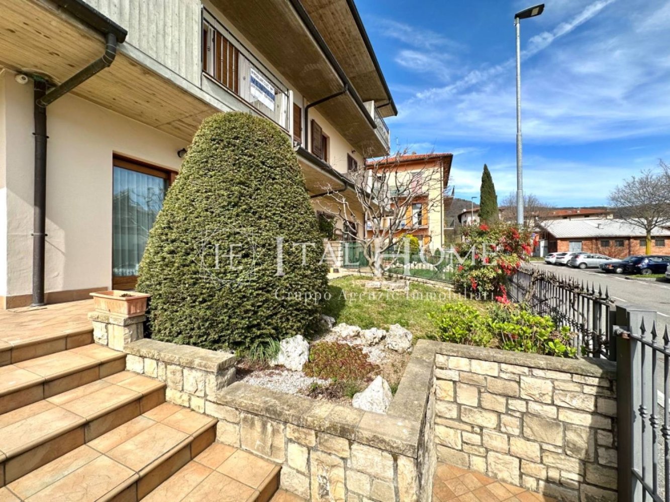 12 rooms Villa in Bergamo, Italy No. 2173