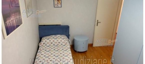 5 rooms Apartment in Gorizia, Italy No. 1899 3